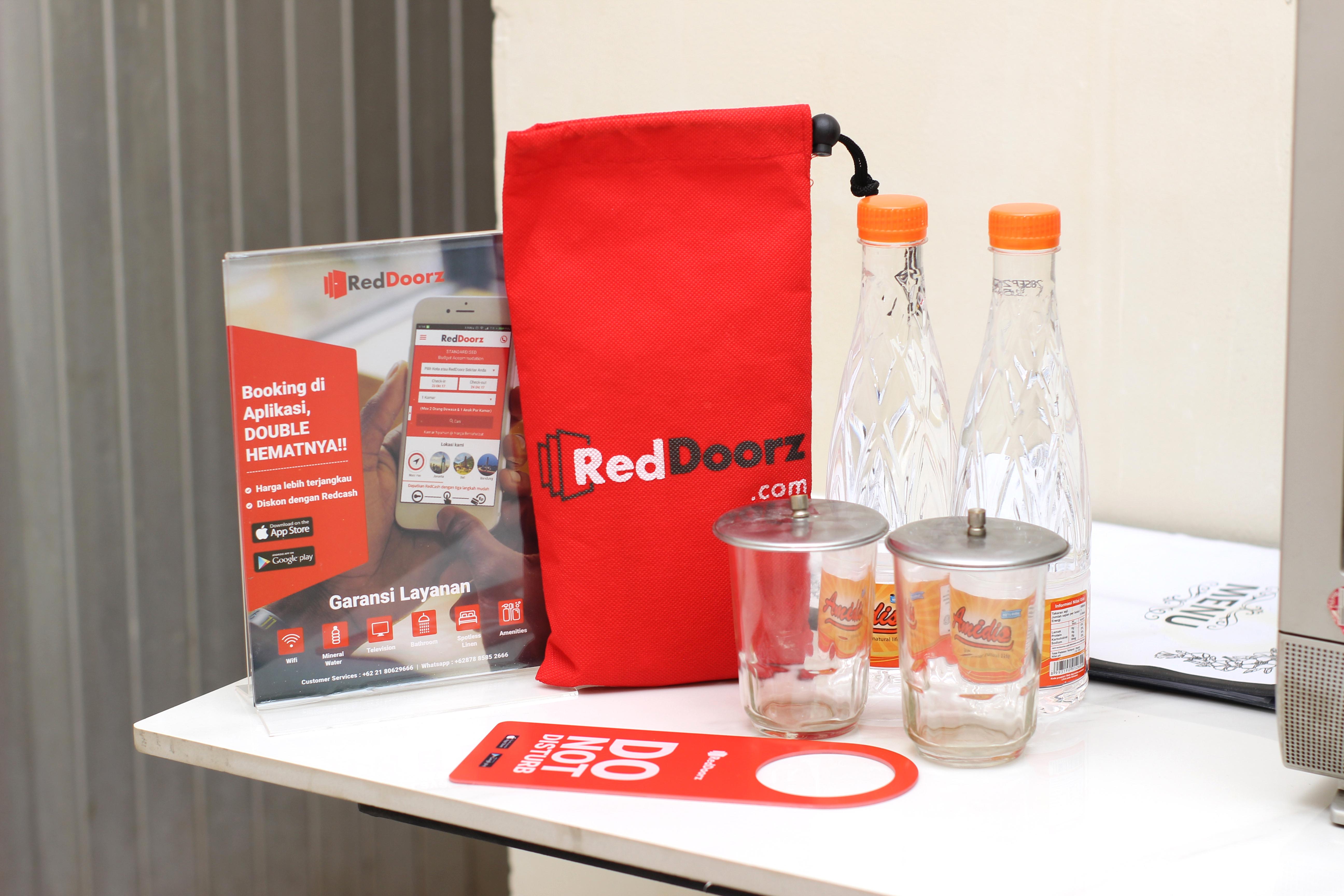 Reddoorz @ Supratman Street Ξενοδοχείο Μπαντούνγκ Εξωτερικό φωτογραφία